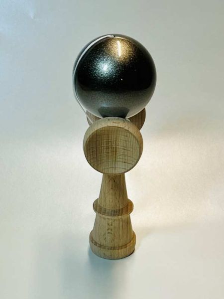 holzspielzeug-kendama-silbermetallic
