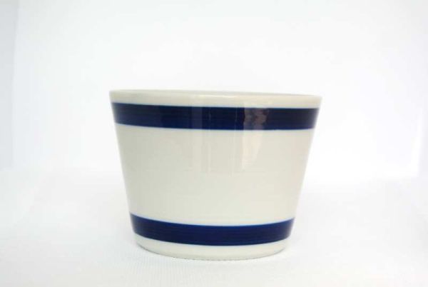 teetasse-mit-deckel-porzellan